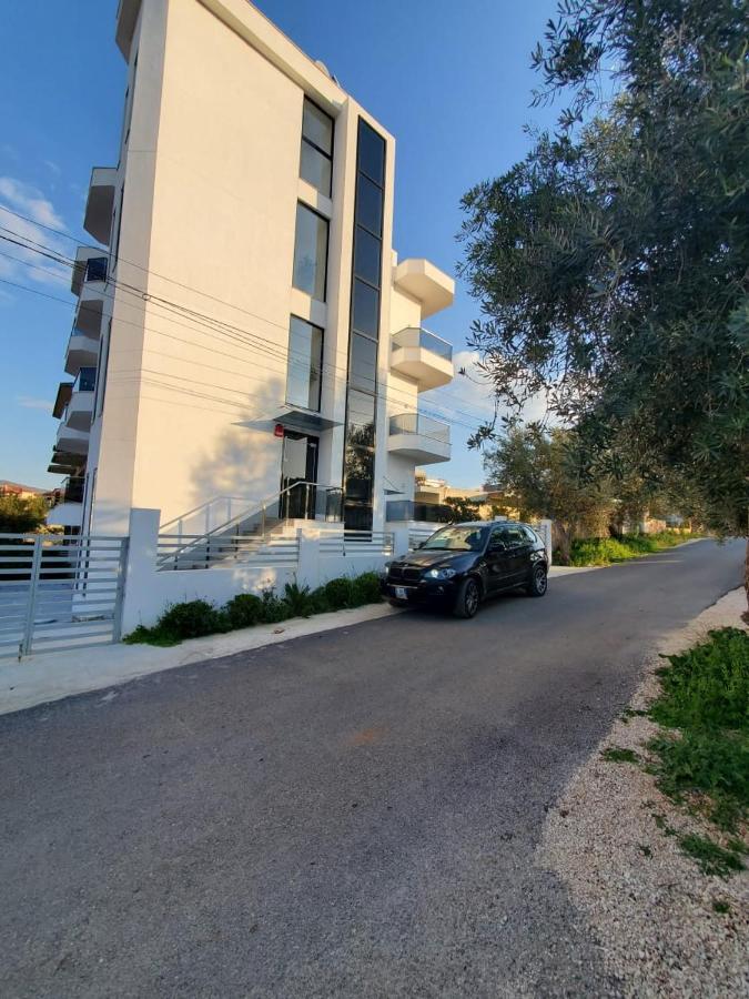 Gl Hotel Ксамил Екстериор снимка