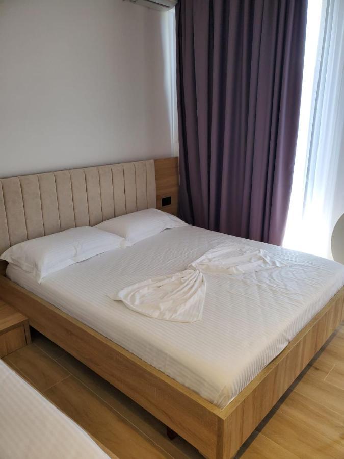 Gl Hotel Ксамил Екстериор снимка