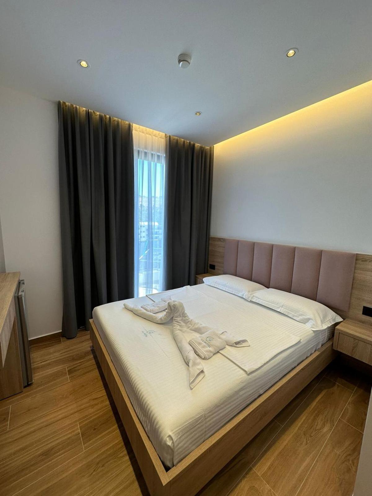 Gl Hotel Ксамил Екстериор снимка