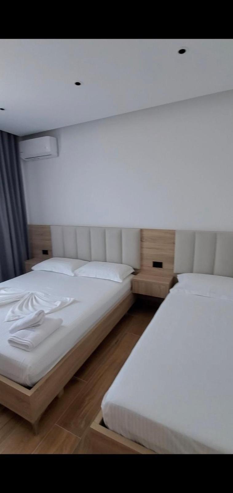 Gl Hotel Ксамил Екстериор снимка