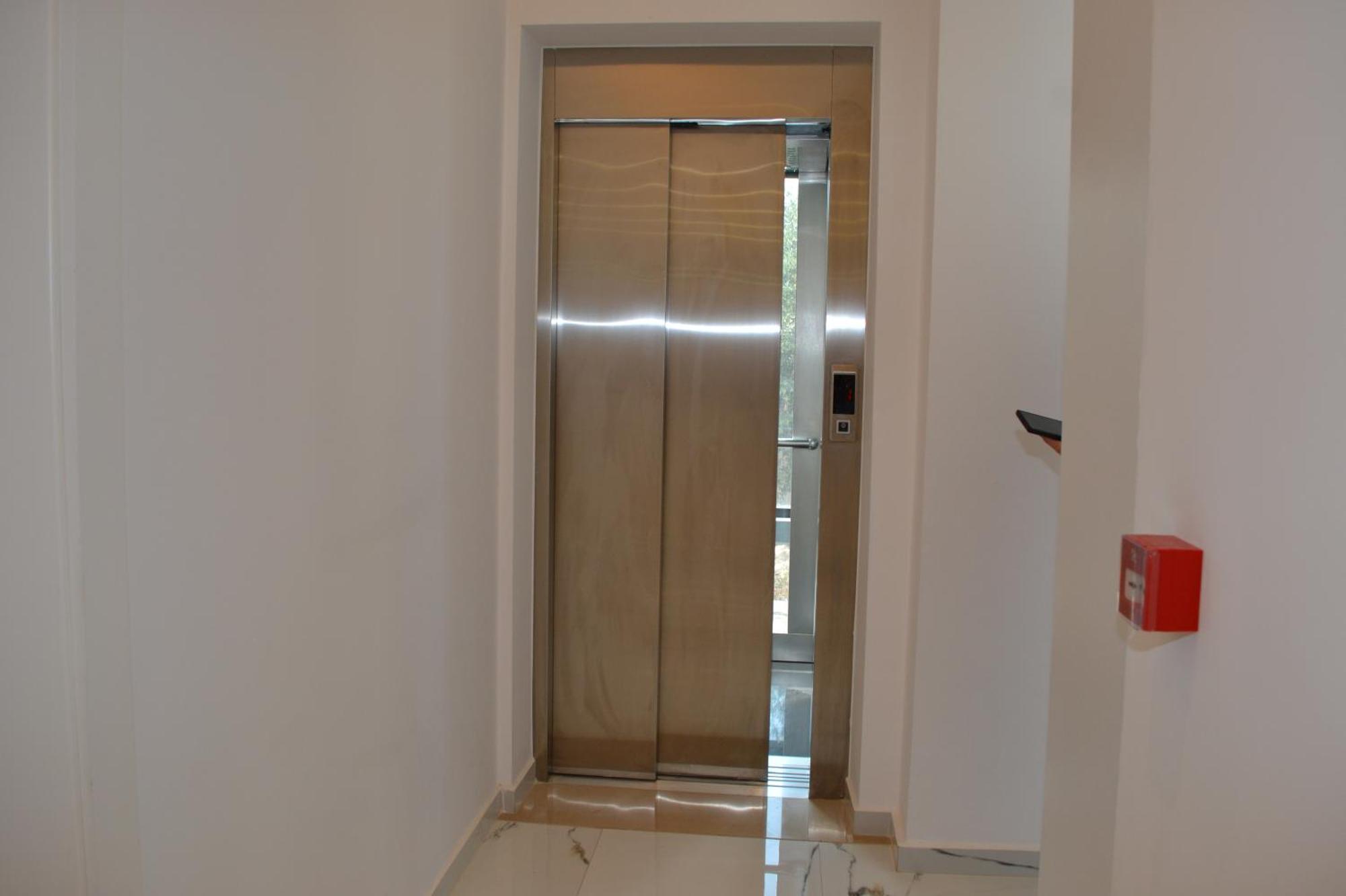Gl Hotel Ксамил Екстериор снимка