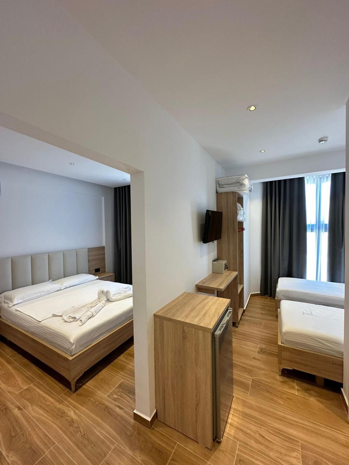 Gl Hotel Ксамил Екстериор снимка